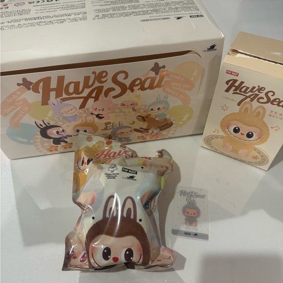 POP MART The Monsters Labubu Have A Seat Pendant - HEHE - Picture 4 of 5
